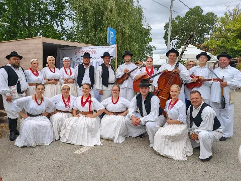 Može li jedno selo sačuvati običaje više od 90 godina? Ova priča dokazuje da može